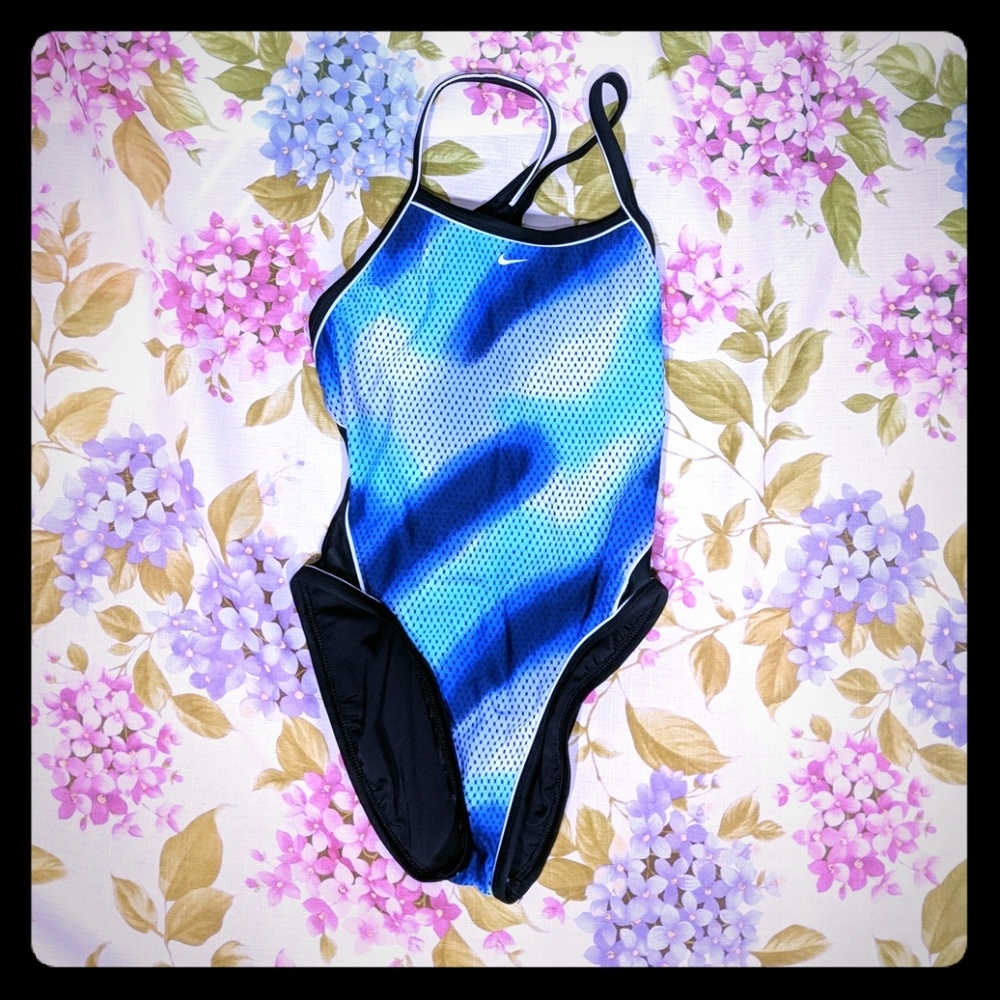 Nike One Piece swimsuit bathing suit 34 L M